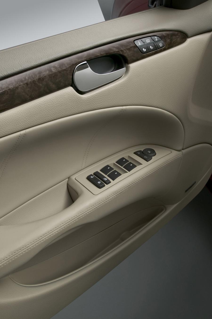  Buick Lucerne 2006 года  (фото 39 из 81)